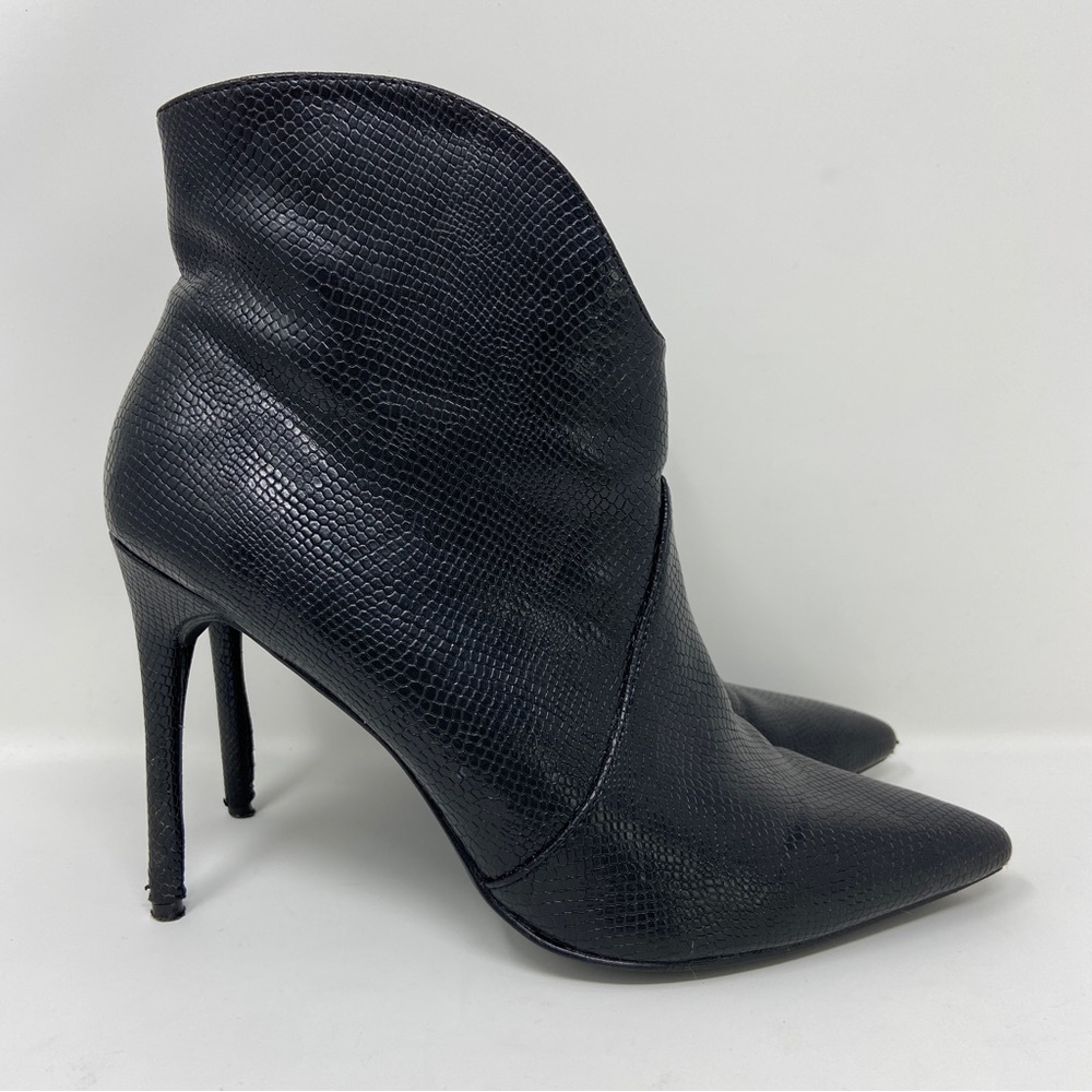 Lulu's Black Pointed Toe Stiletto Ankle Booties